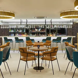 Hotel Courtyard By Marriott London Heathrow Airport