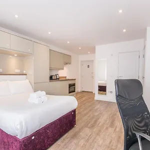 Town Or Country - Canute Apartment